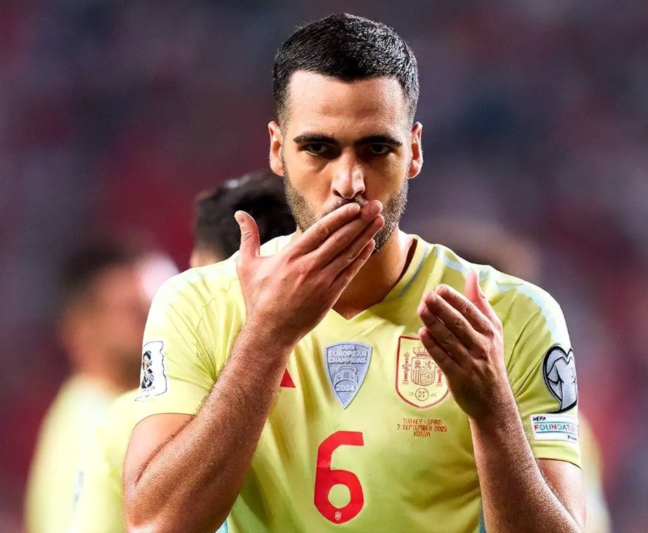 关于西班牙险胜土耳其,皮克惊艳四座的信息 关于西班牙险胜土耳其,皮克惊艳四座的信息