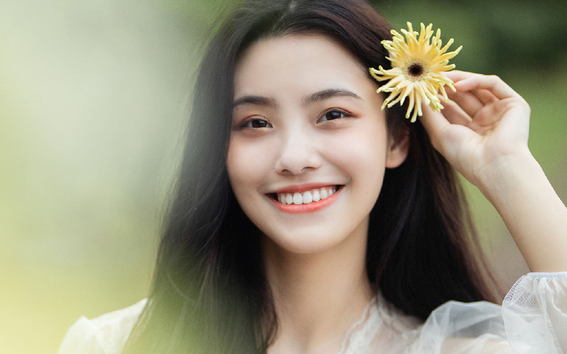 首先,我们为这篇文章构思一个标题,它必须紧扣唯一性、关键作用和激烈这几个核心